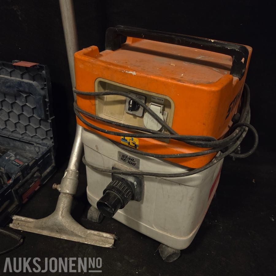 Stihl Støvsuger, Makita Batterilader, Bosch Borhammer, Byggestrøm, Stige